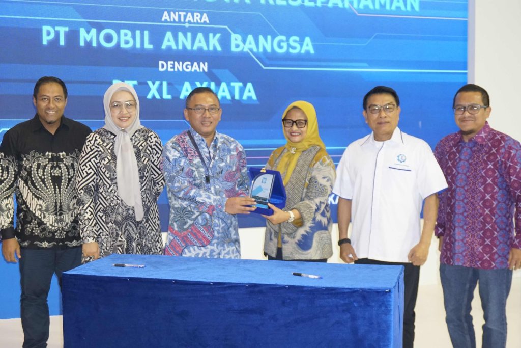 Dukung Industri Mobil Listrik Nasional, XL Axiata Sediakan Layanan ICT untuk PT Mobil Anak&nbsp;Bangsa
