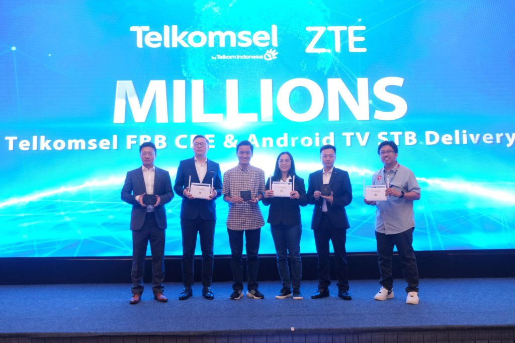 ZTE dan Telkomsel Rayakan Keberhasilan Distribusi Perangkat Home&nbsp;Terminal